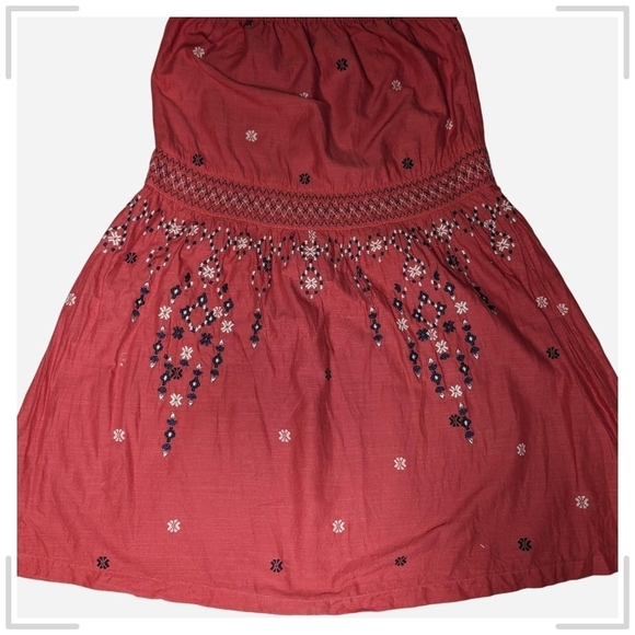 Pre-owned Abercrombie & Fitch Floral Embroidered Skirt in Deep Red - Picture 2 of 5